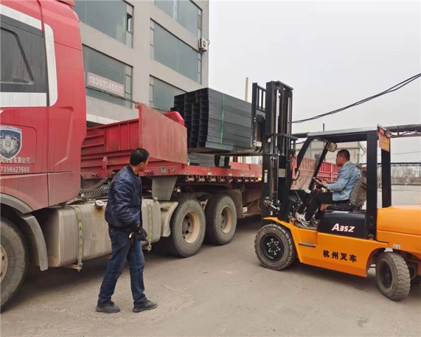 防火橋架發(fā)往內蒙